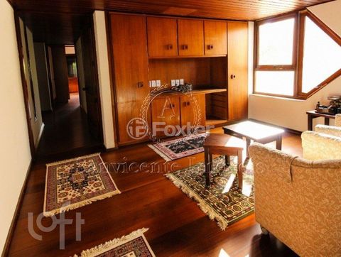Image 9 - 828340