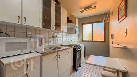 Image 3 - 828379