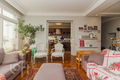 Image 7 - 828407