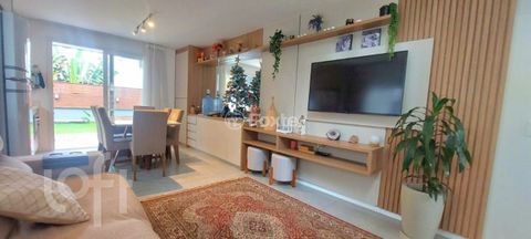 Image 6 - 828476