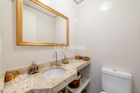 Image 3 - 828725