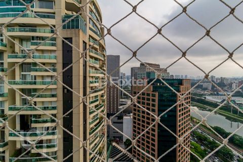 Image 6 - 828843
