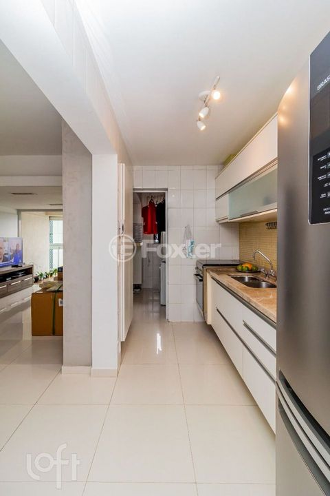 Image 8 - 828843