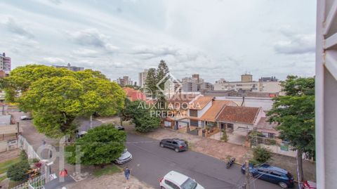 Image 7 - 828858
