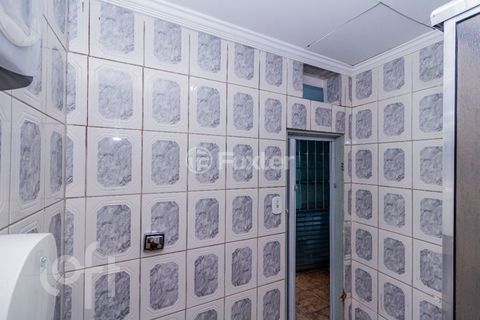 Image 9 - 828861