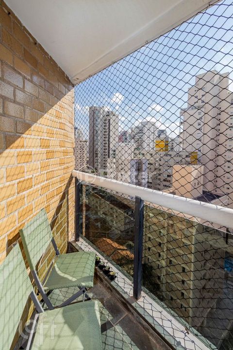 Image 3 - 828893