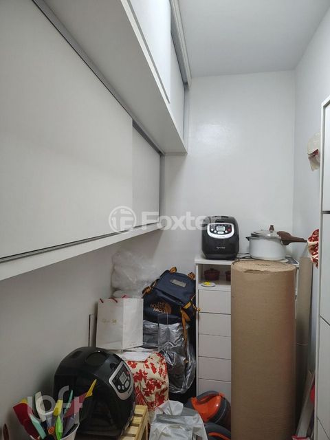 Image 7 - 828893
