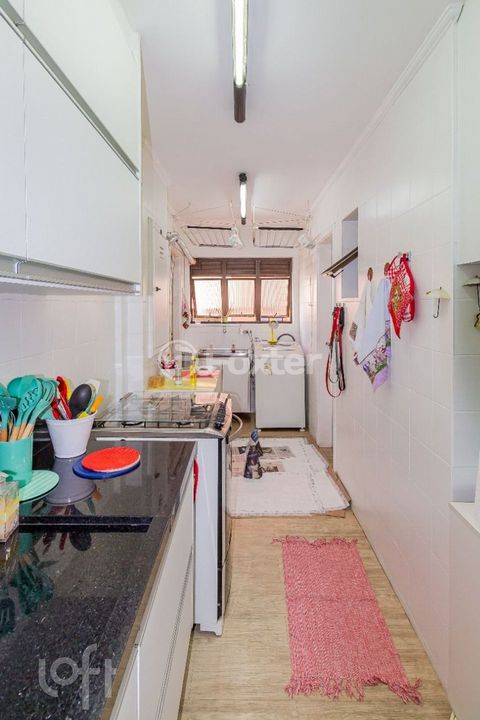 Image 7 - 828893