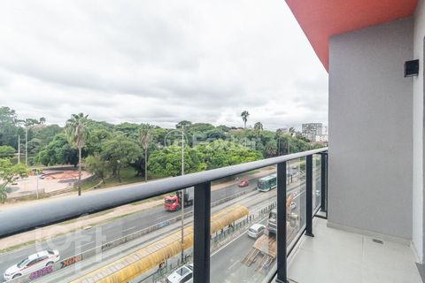 Image 13 - 828908