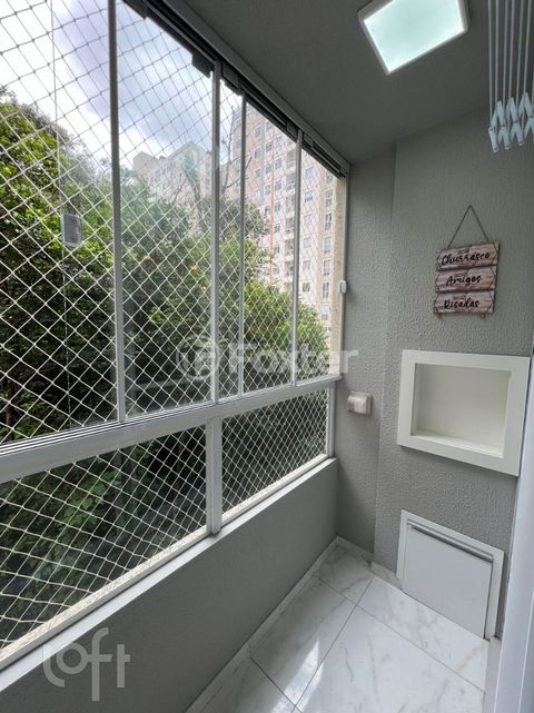 Image 5 - 828927