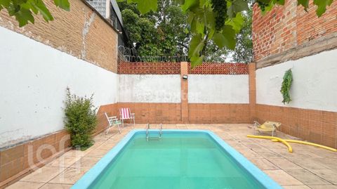 Image 4 - 828952