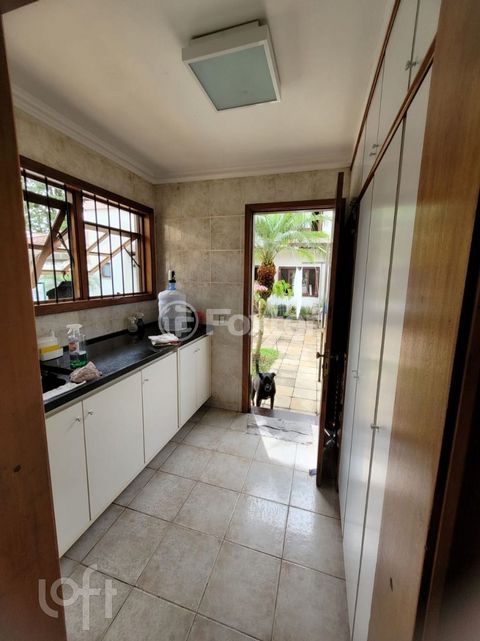 Image 9 - 830072
