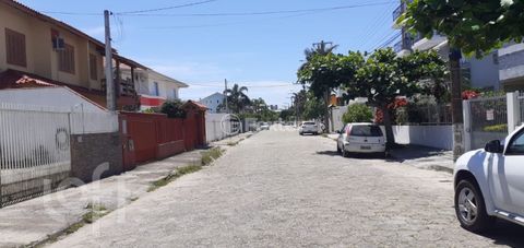 Image 4 - 830617