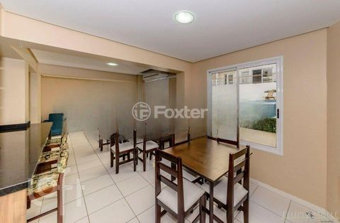 Image 8 - 830635