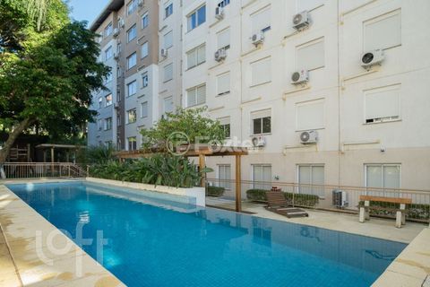 Image 17 - 830635