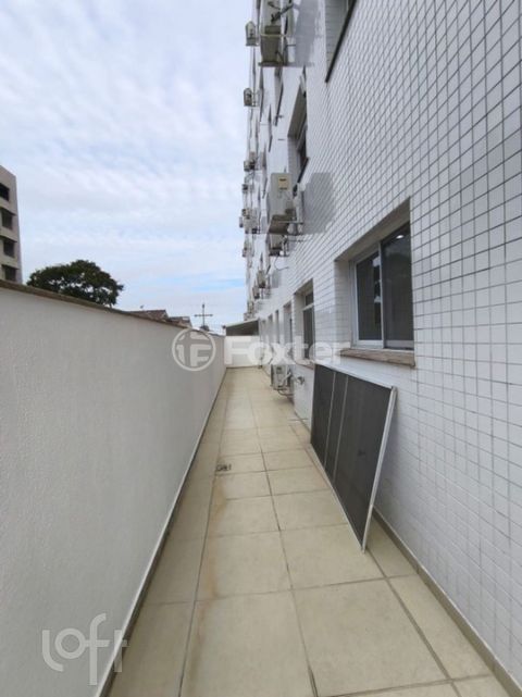 Image 5 - 830939