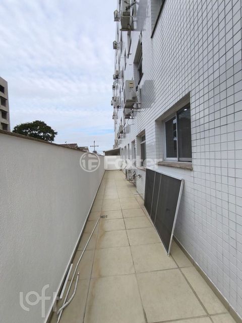 Image 4 - 830939