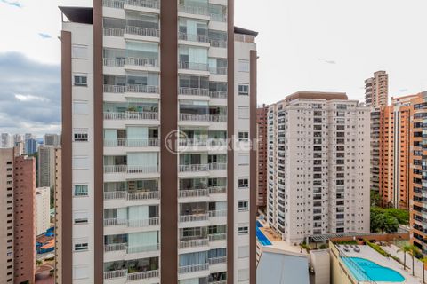 Image 15 - 831085