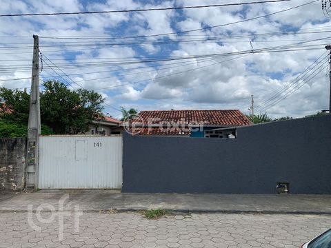 Image 10 - 831090
