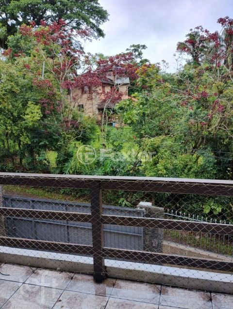 Image 9 - 831214