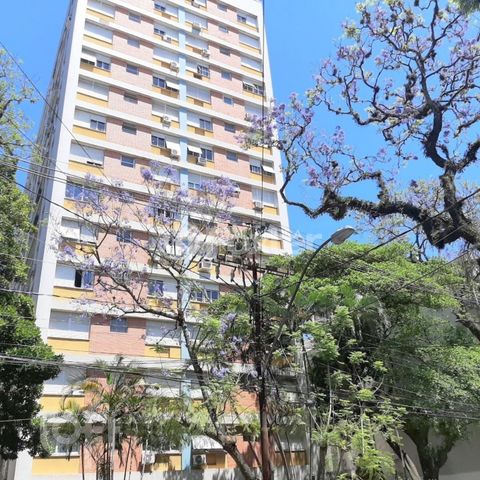 Image 8 - 831536