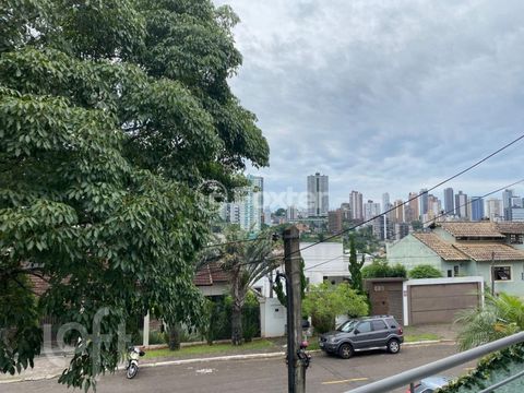 Image 18 - 831561