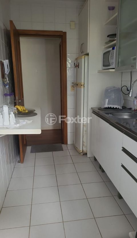 Image 7 - 831637