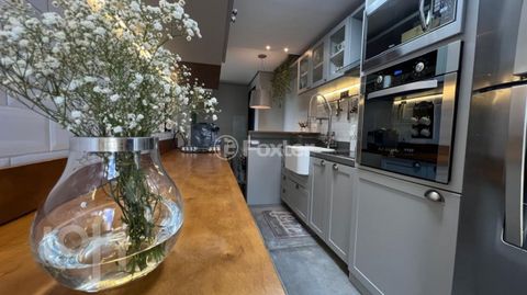 Image 9 - 831658
