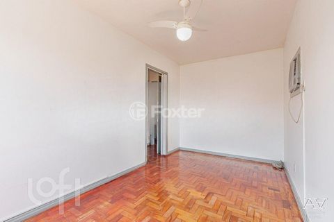 Image 8 - 831911