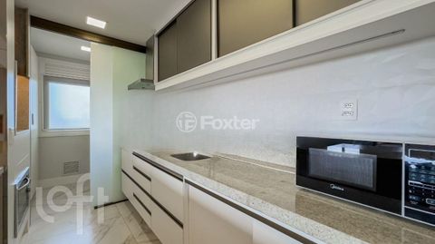Image 6 - 832689