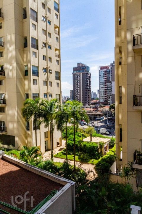 Image 8 - 832773