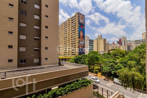 Image 17 - 832778