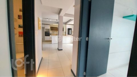 Image 9 - 832852