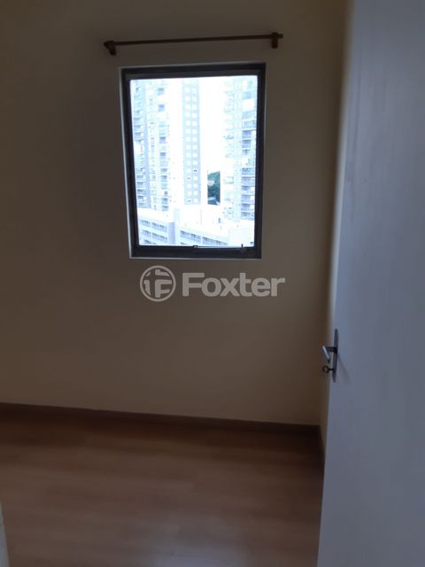 Image 5 - 832935