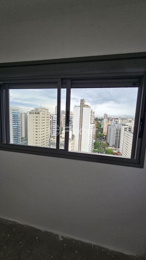 Image 10 - 833236