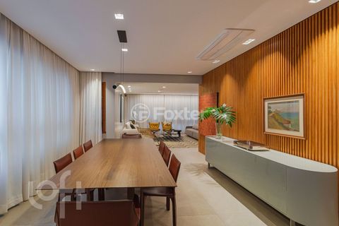 Image 10 - 833244