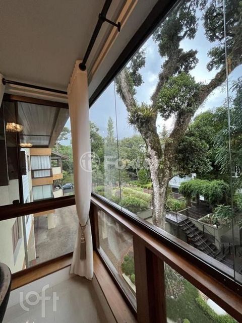 Image 10 - 833310