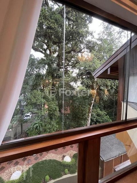 Image 11 - 833310