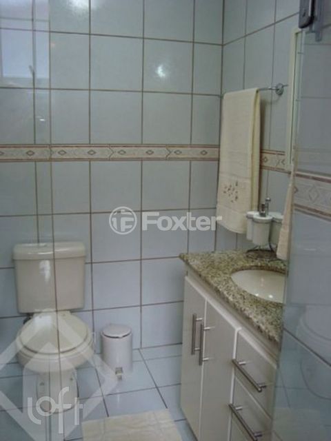 Image 10 - 833800