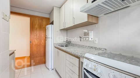 Image 17 - 833846