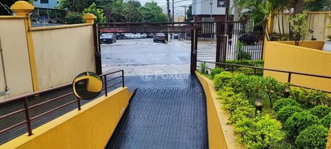 Image 8 - 833896