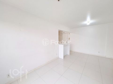 Image 7 - 833941