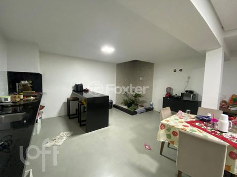 Image 3 - 834039