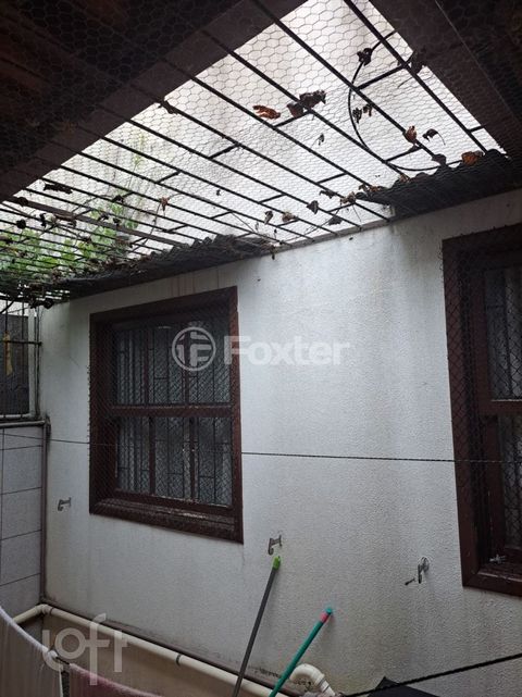 Image 6 - 834057