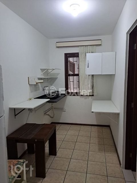 Image 7 - 834057