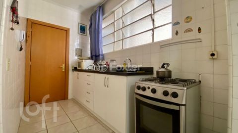 Image 11 - 834309