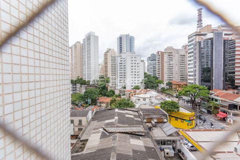 Image 16 - 834390