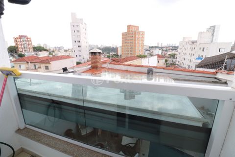 Image 10 - 834460