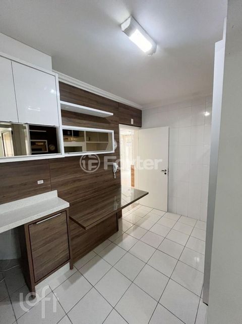 Image 7 - 834627