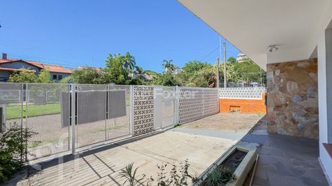 Image 4 - 834628